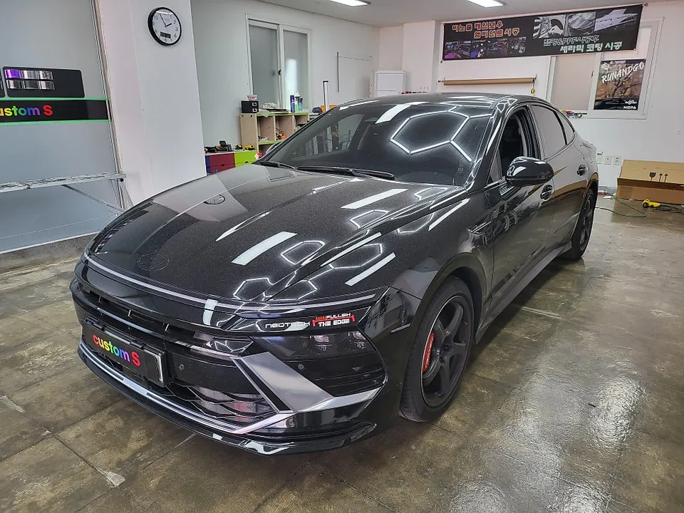 Hyundai Sonata DN8のカーラッピング事例｜費用目安・仕上がり 施工写真 3-1