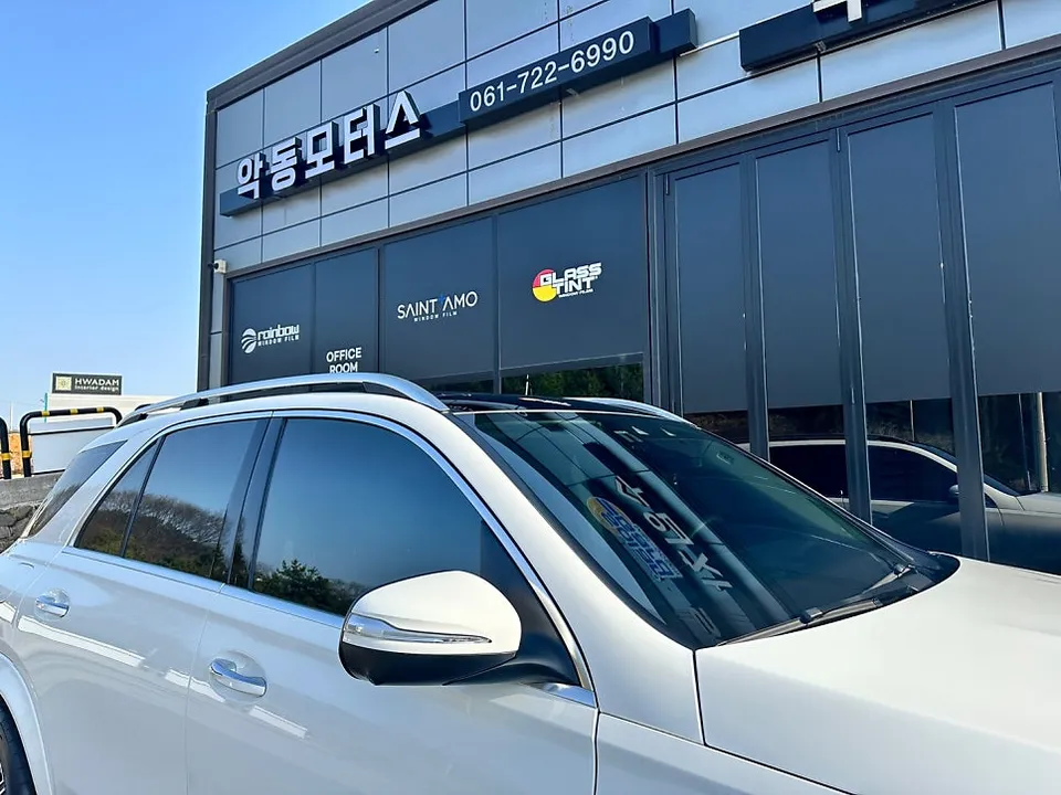 メルセデス・ベンツ GLE 450 カーフィルム施工事例|費用目安・仕上がり 施工写真 3-2