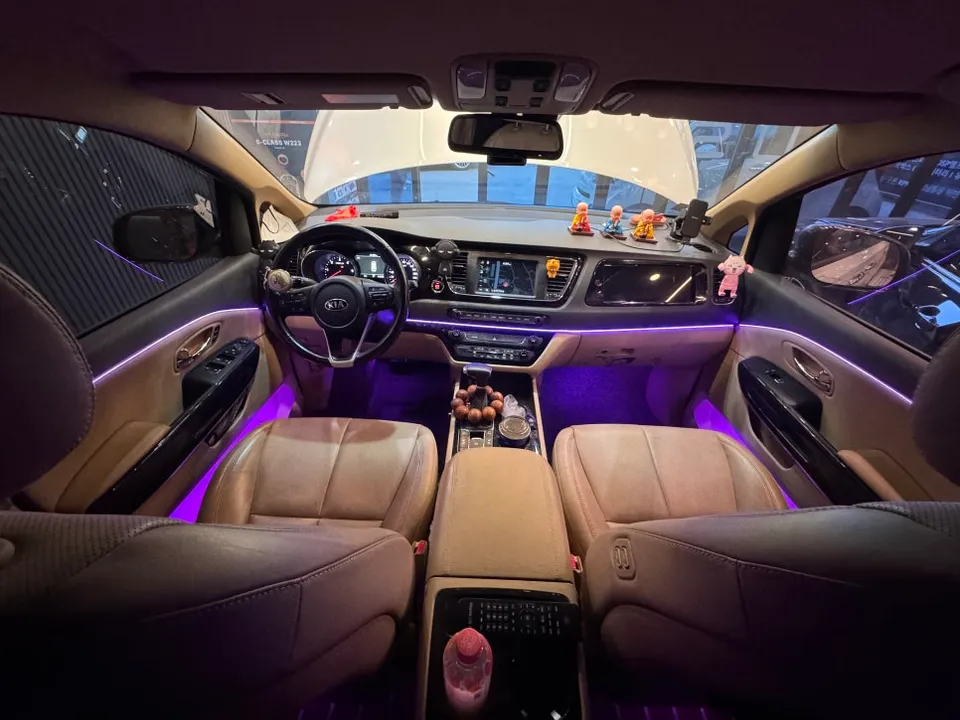 Kia Carnival Hi-Limousine ambient lighting - Kia Carnival Ambient Lighting Upgrade - Luxury Interior LED photo 3