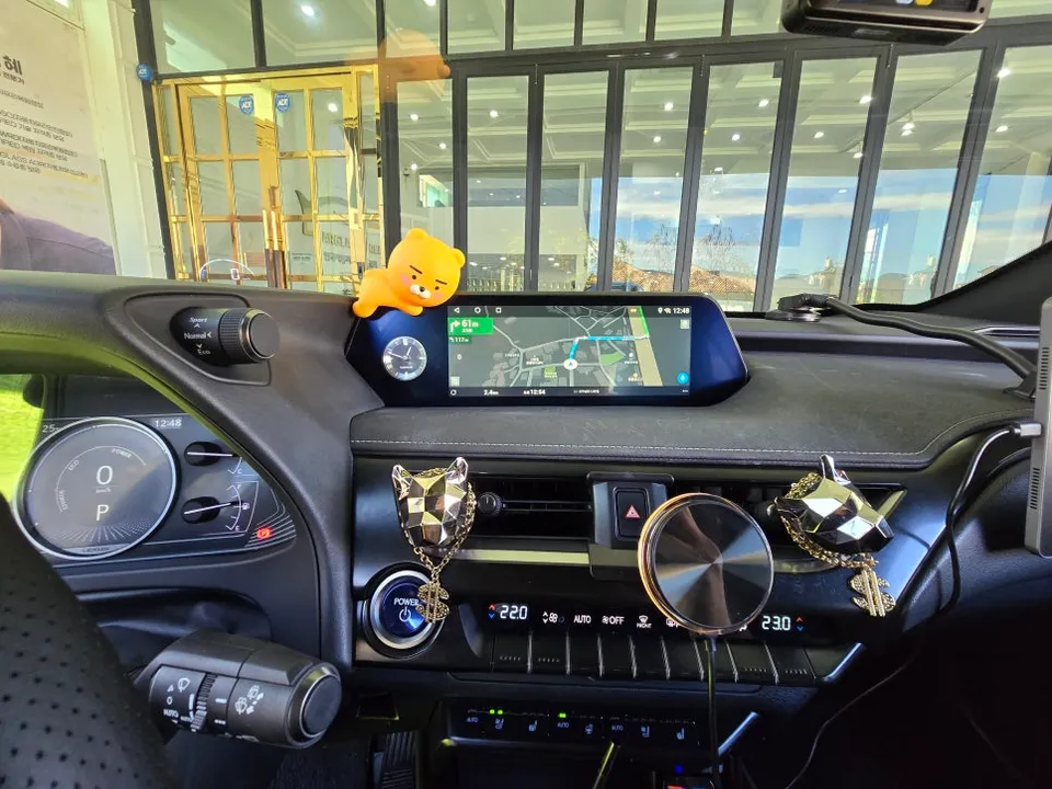 Lexus UXのAndroid Auto・CarPlay取付事例 施工写真 2-2