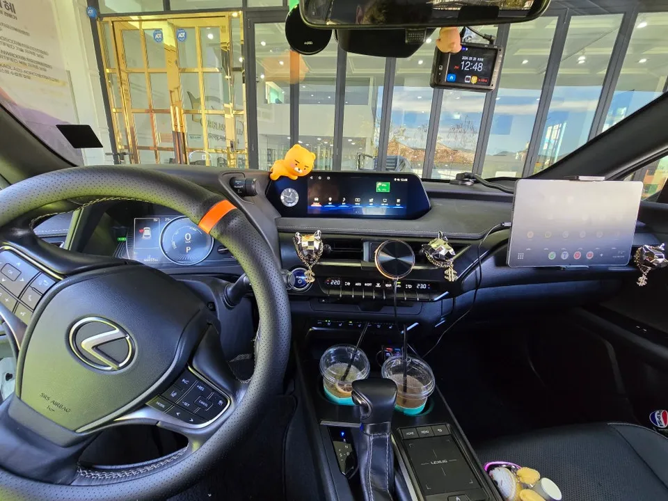 Lexus UXのAndroid Auto・CarPlay取付事例 施工写真 4-2
