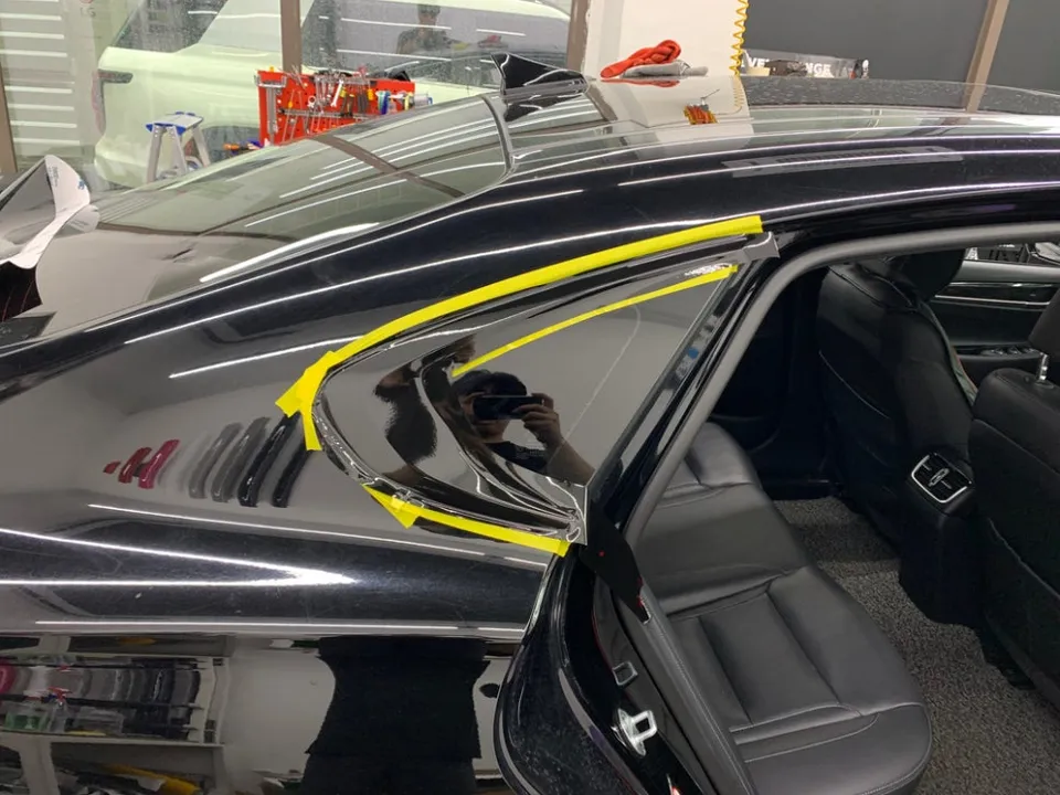 Hyundai Azeraのカーラッピング事例|クローム除去で高級感アップ 施工写真 1-3