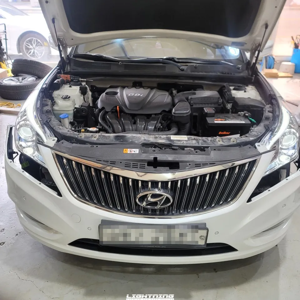 Hyundai Azeraのカーフィルム施工事例|費用目安・仕上がり 施工写真 2-3