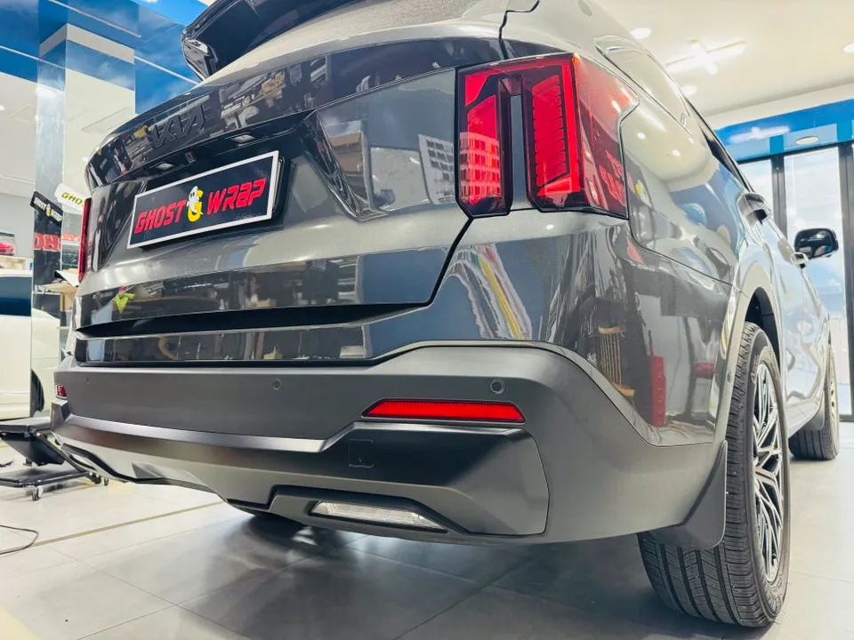Kia Sorentoのカーラッピング事例|費用目安・仕上がり 施工写真 1-2