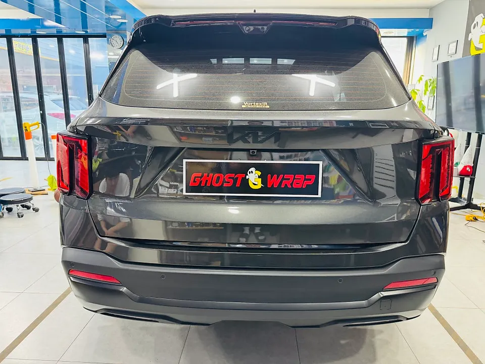 Kia Sorentoのカーラッピング事例|費用目安・仕上がり 施工写真 4-2