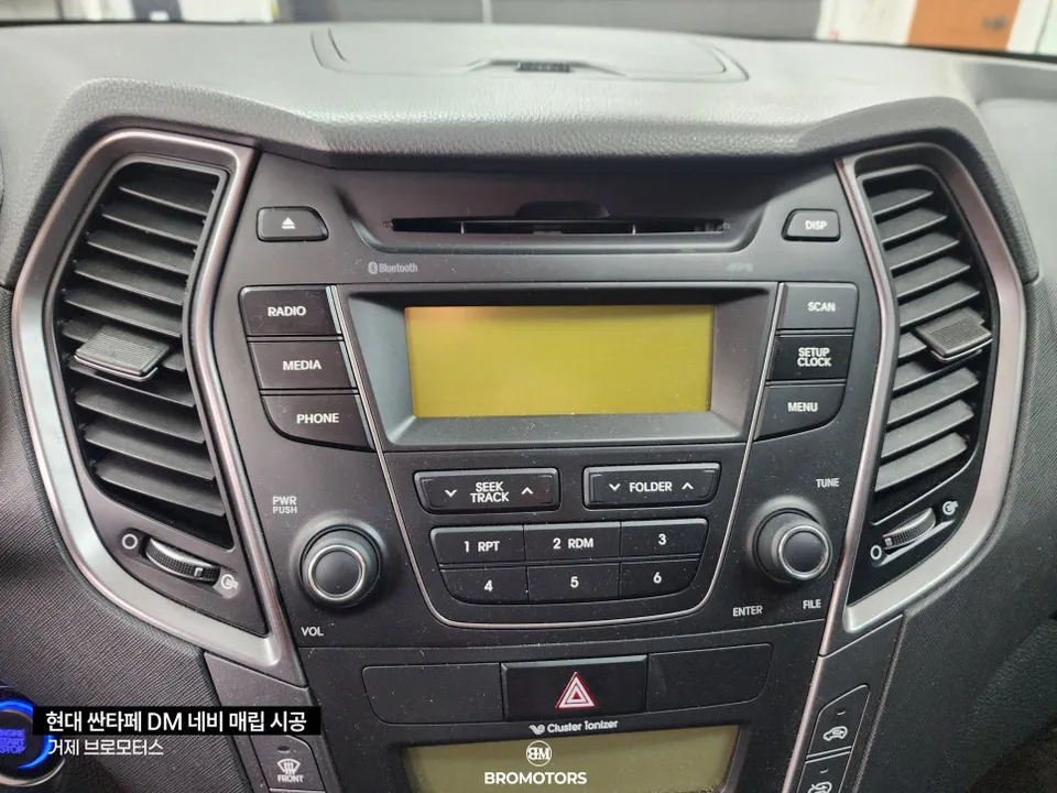 Hyundai Santa Fe DMのカーオーディオ施工事例 施工写真 4-2