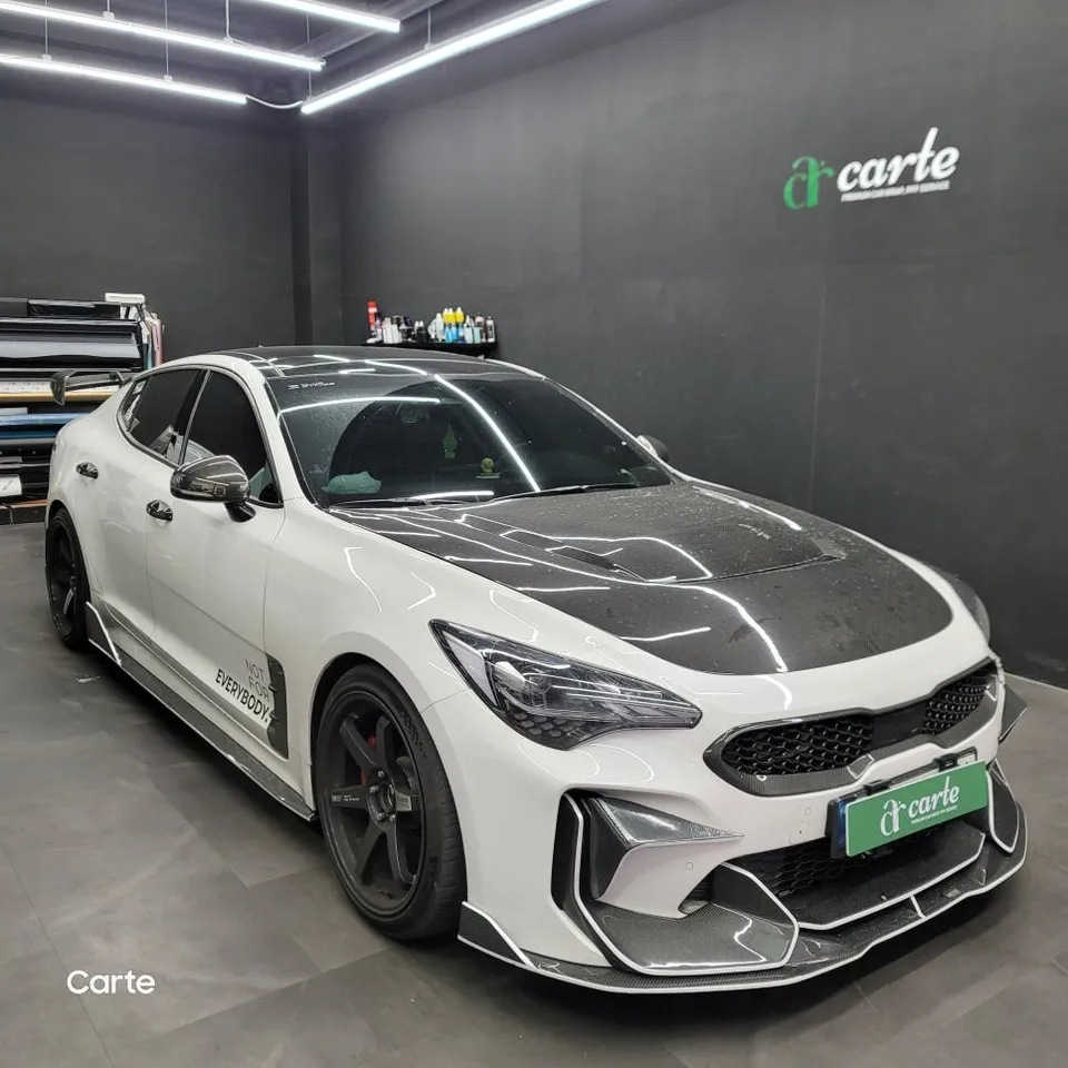 Kia Stingerのカーラッピング事例|費用目安・仕上がり 施工写真 2-1