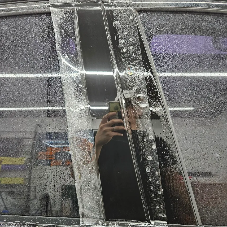 Hyundai Grandeur HGのカーラッピング事例｜費用目安・仕上がり 施工写真 2-1