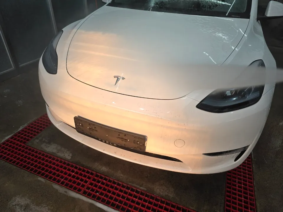 Tesla Model Y PPF施工事例|費用目安と仕上がり 施工写真 3-2