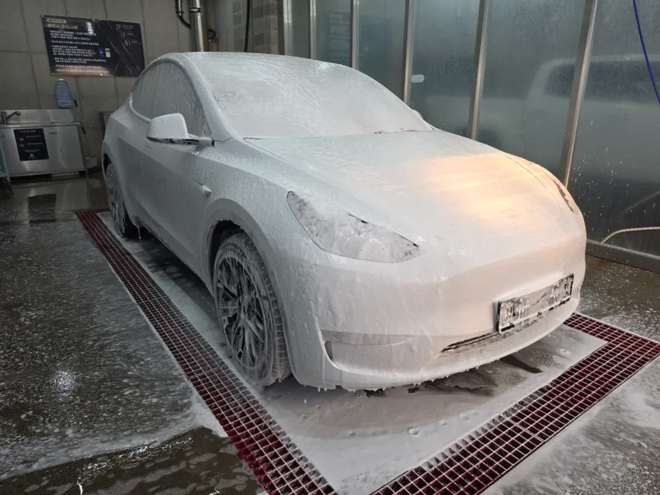 Tesla Model Y PPF施工事例|費用目安と仕上がり 施工写真 2-3