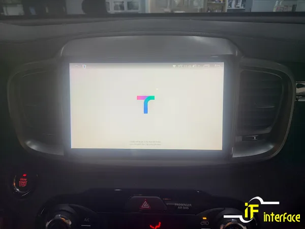 KiaのAndroid Auto・CarPlay取付事例 施工写真 3-2