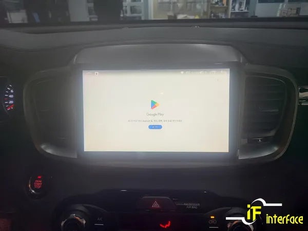 KiaのAndroid Auto・CarPlay取付事例 施工写真 4-2
