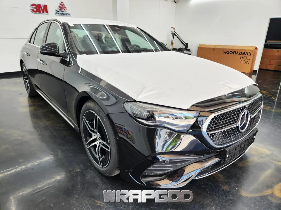 Mercedes-Benz Eクラス PPF施工事例|費用目安と仕上がり 施工写真 3-1
