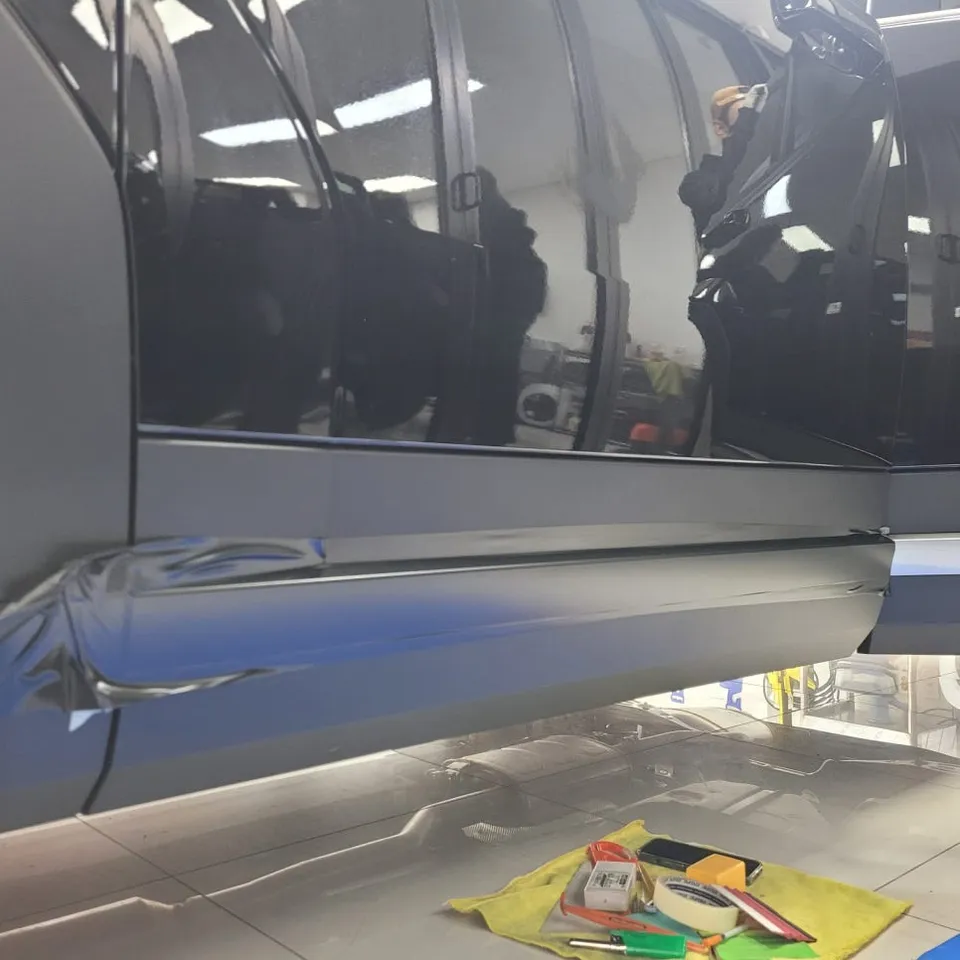 Hyundai Santa Fe MX5 vinyl wrap - Hyundai Santa Fe MX5 Vinyl Wrap Review — Black Ink Edition Transf photo 4