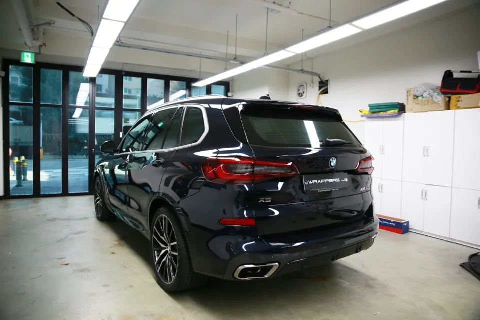 BMW X5のカーフィルム施工事例|費用目安・仕上がり 施工写真 3-1