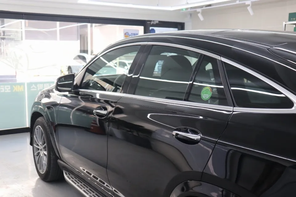 Mercedes-Benz GLEのカーフィルム施工事例 施工写真 3