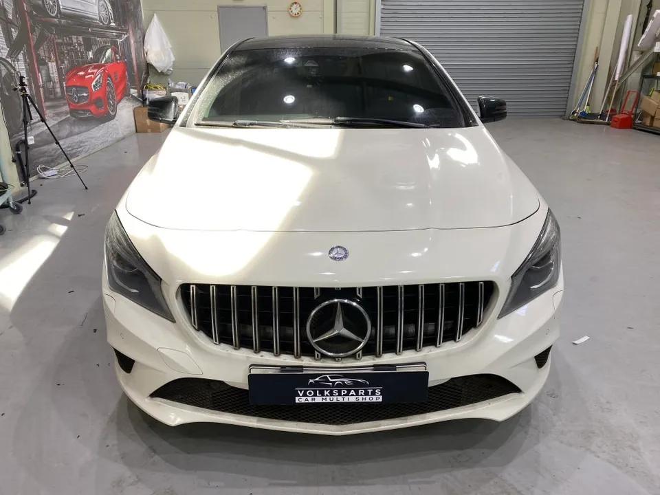 Mercedes-Benz CLA ambient lighting review