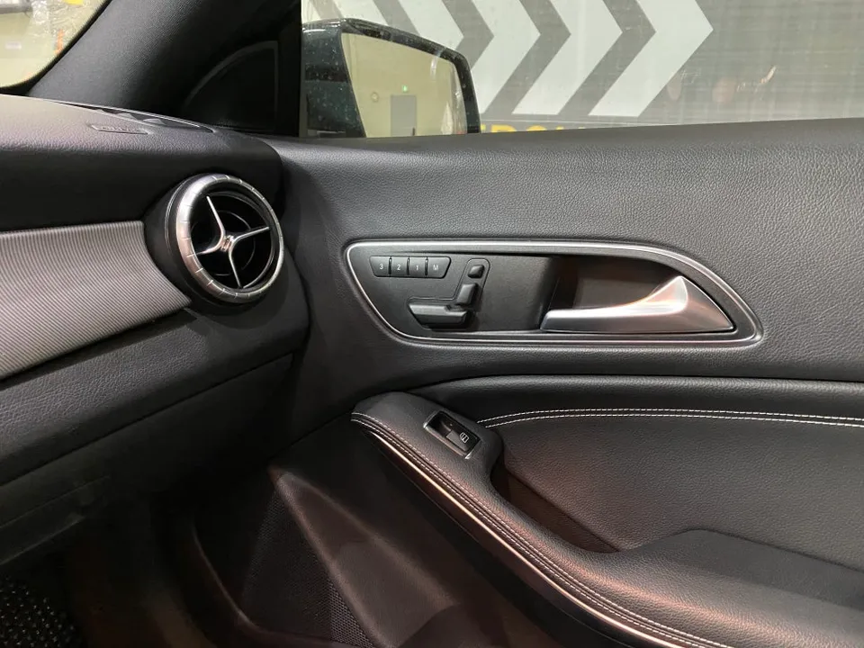 Mercedes-Benz CLA ambient lighting - Mercedes-Benz CLA Ambient Lighting Installation Review photo 3
