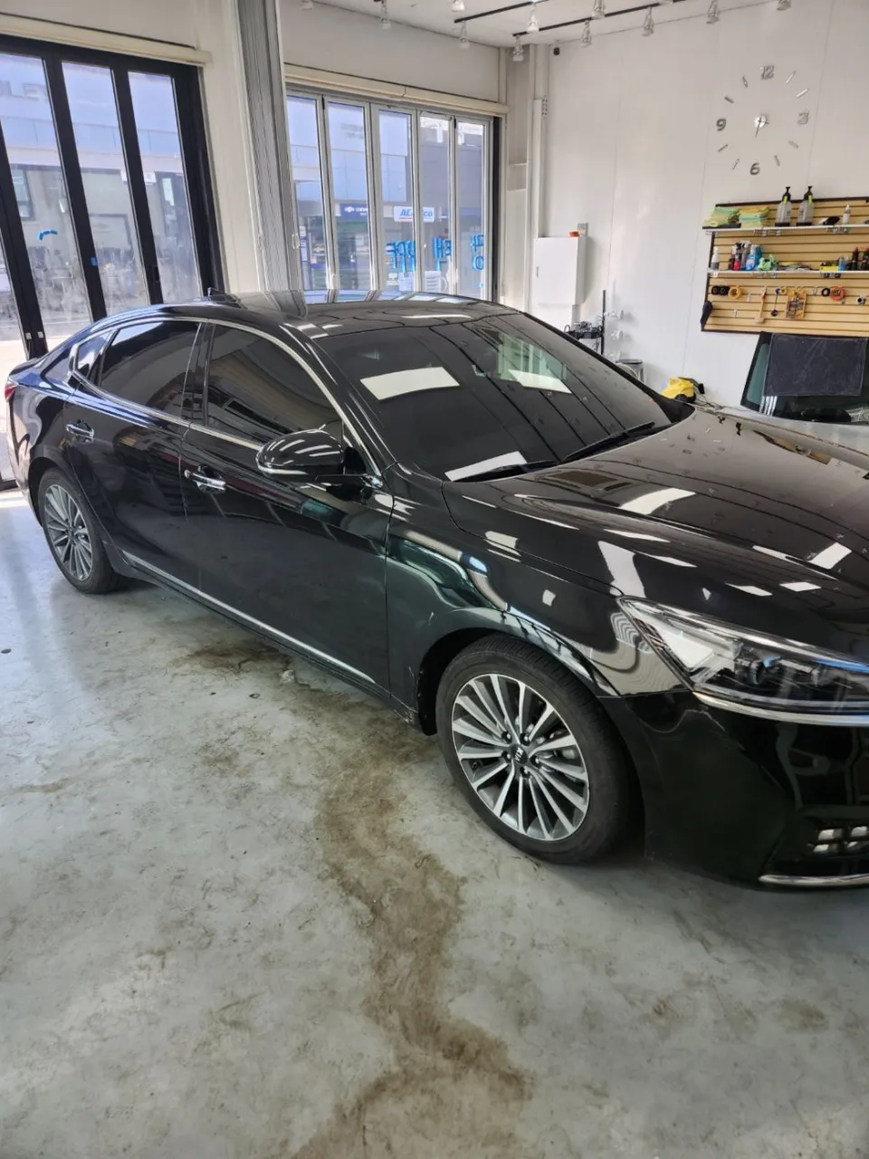 Kia K7のカーフィルム施工事例|熱線気泡の再施工 施工写真 2-2