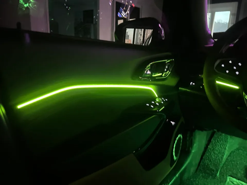 Chevrolet Trax Crossover ambient lighting - Chevrolet Trax Crossover Ambient Lighting Review — Enhanced Inter photo 4