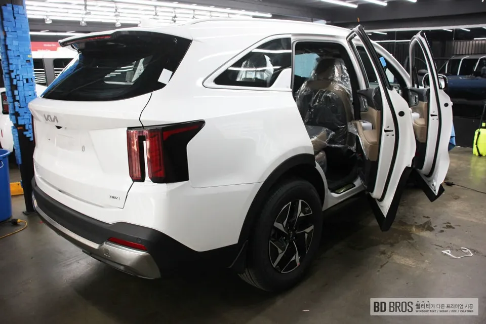 Kia Sorentoのカーフィルム施工事例|費用目安・仕上がり 施工写真 1-3