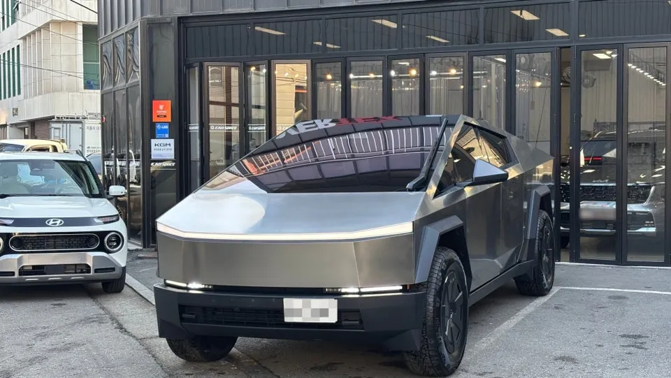 Tesla Cybertruck Window Tinting Review: Expert Installation Essen photo 2