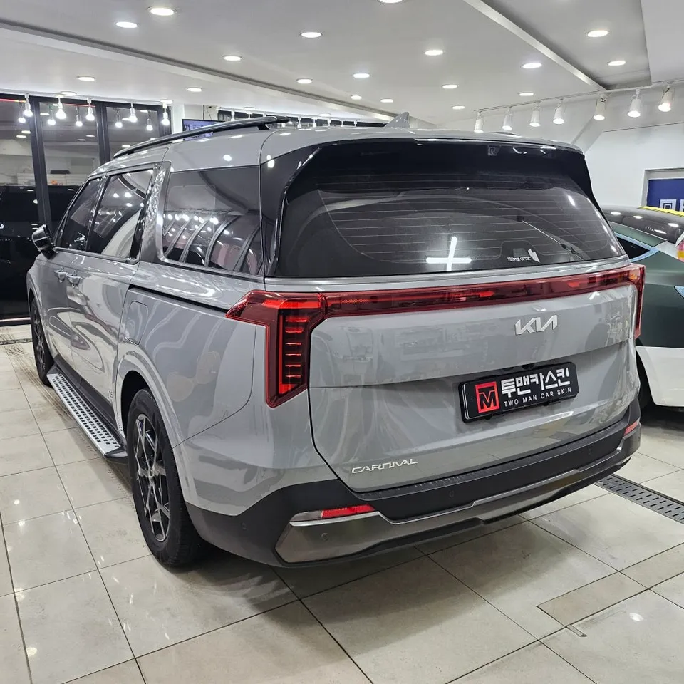 Kia Carnival KA4 PPF施工事例:飛び石傷から守る方法 施工写真 2-2