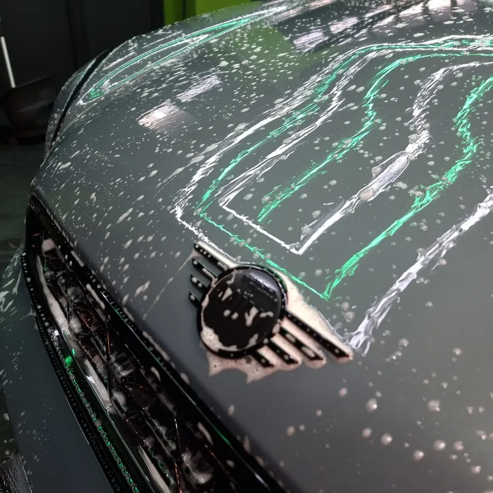 MINI Countrymanのガラスコーティング事例|韓国での施工費用目安 施工写真 3-2