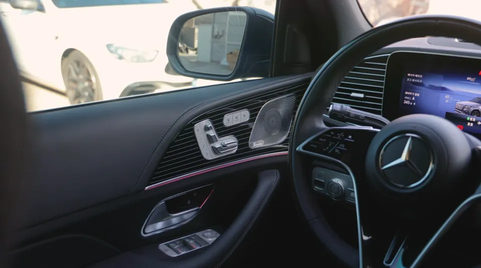 Mercedes-Benz GLS580 X167 interior customization - Mercedes-Benz GLS580 Interior Customization Review — Enhanced Ele photo 4