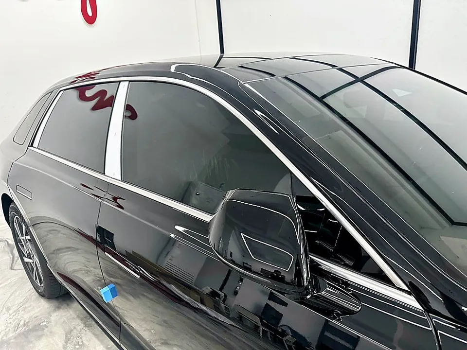 Hyundai Grandeur GN7のカーラッピング事例|費用目安・仕上がり 施工写真 3-3