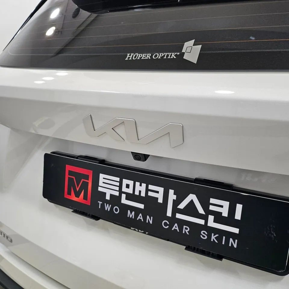 Kia Sorentoのカーラッピング事例 施工写真 4-2