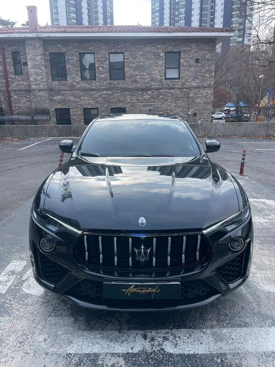 Maserati Levanteのグリルラッピング事例|高級感アップ 施工写真 3-1