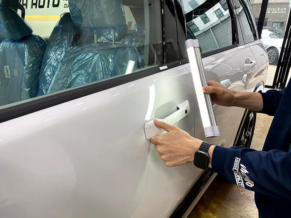 Hyundai Palisadeのカーフィルム施工事例 施工写真 4-1