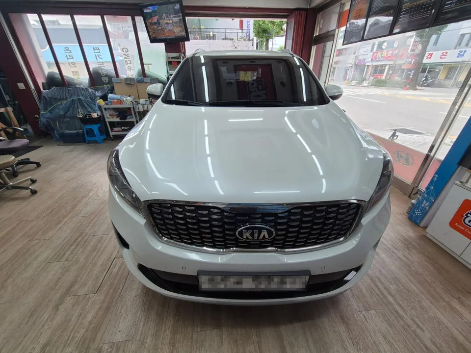 Kia Sorentoのカーフィルム施工事例｜費用目安・仕上がり 施工写真 3-1