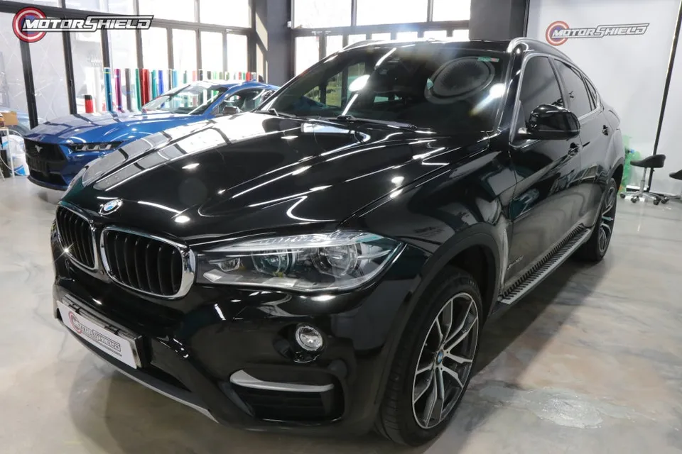 BMW X6のカーラッピング事例|クロームdelete 施工写真 1-2