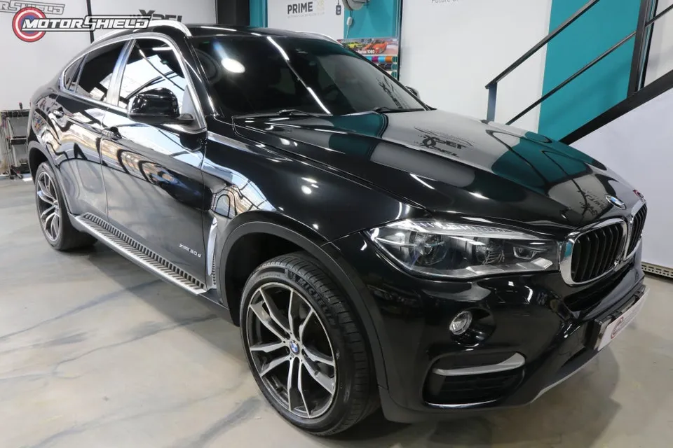 BMW X6のカーラッピング事例|クロームdelete 施工写真 2-2