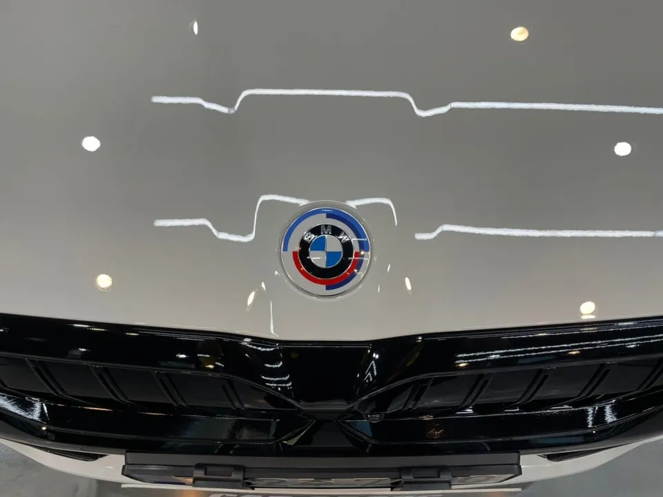 BMW 5 Seriesのグリルラッピング事例|費用目安・仕上がり 施工写真 2-2