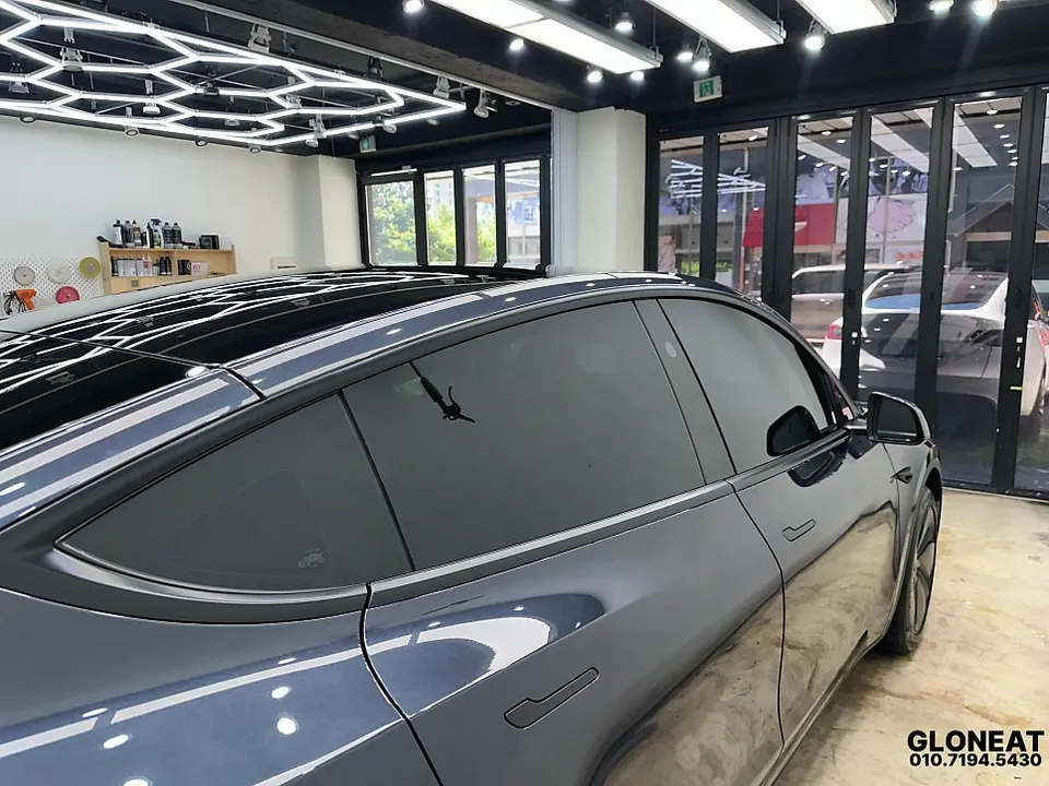 Tesla Model Yのカーフィルム施工事例|費用目安・仕上がり 施工写真 2-2