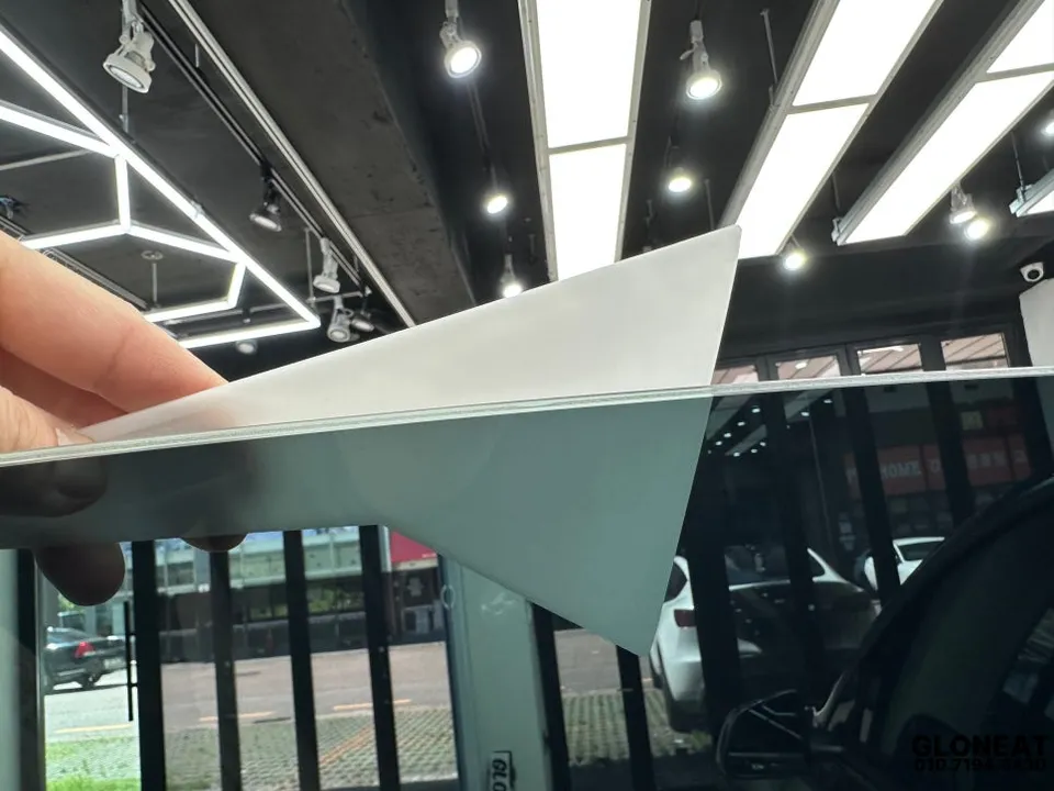 Tesla Model Yのカーフィルム施工事例|費用目安・仕上がり 施工写真 2-3