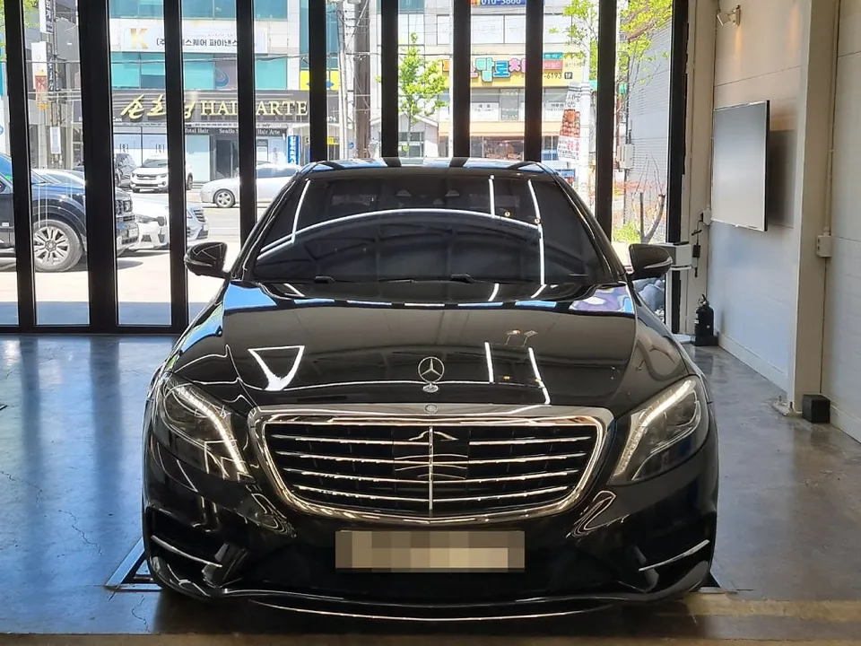 Mercedes-Benz S-Class W222 body kit installation result
