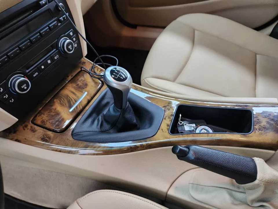 BMW 3 Seriesのカーラッピング事例|費用目安・仕上がり 施工写真 5-1