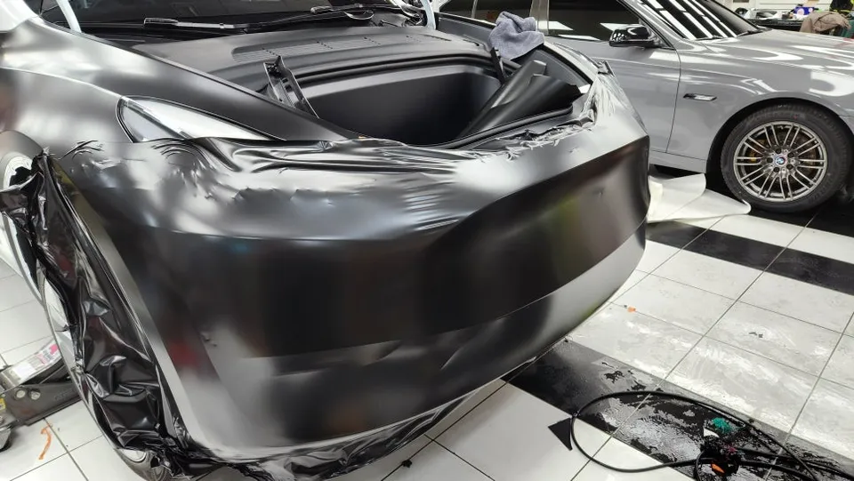 Tesla Model YのPPF施工事例 施工写真 1-3