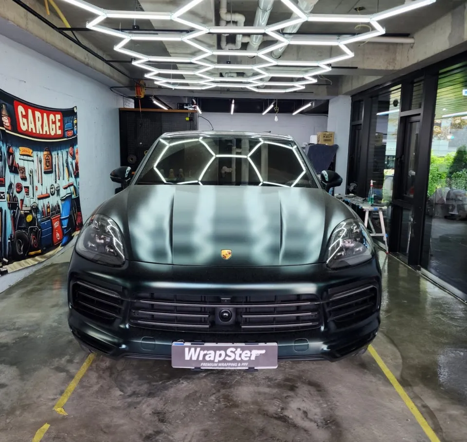 Porsche Cayenne E3 vinyl wrap installation result