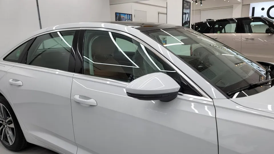 Audi A6のカーフィルム施工事例|断熱・スモーク効果 施工写真 3-1