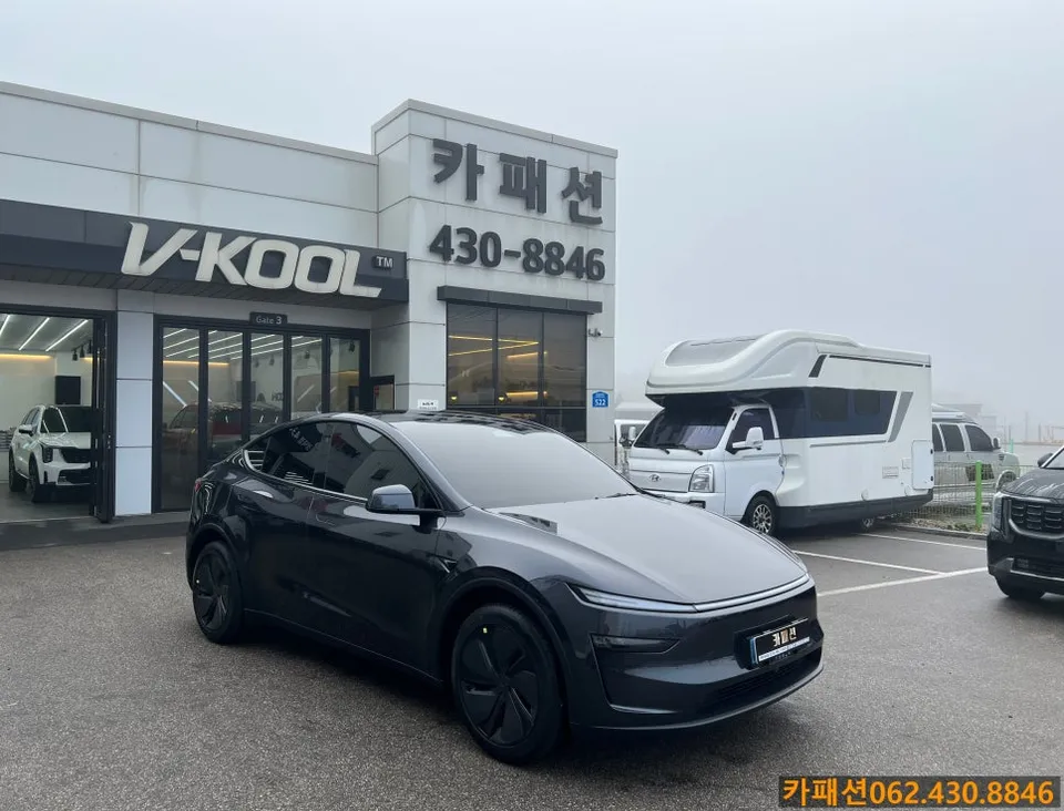 Tesla Model Y window tinting installation result
