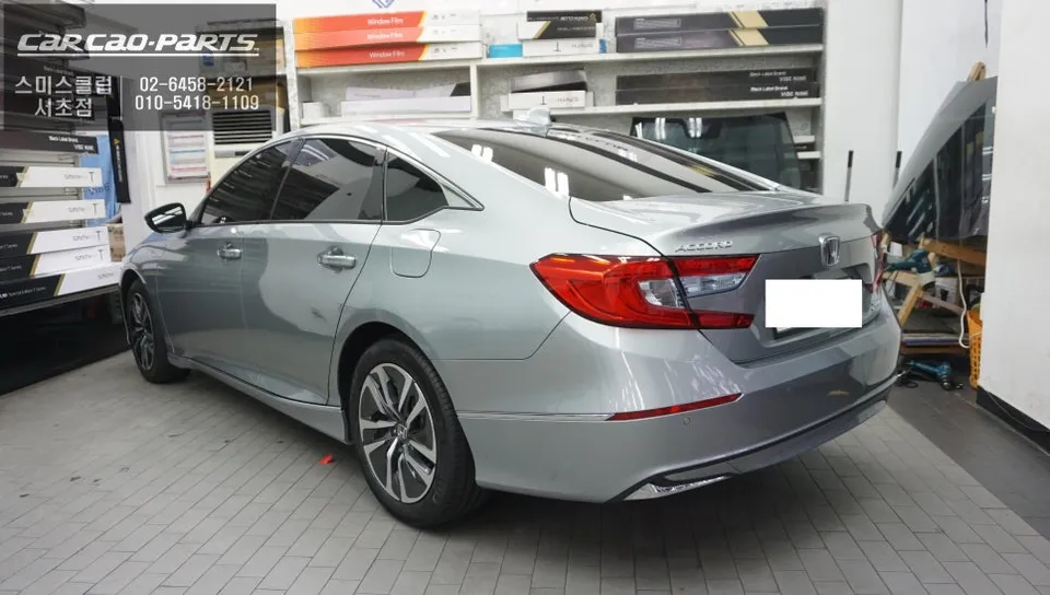Honda Accordのドライブレコーダー取付事例 施工写真 1-2