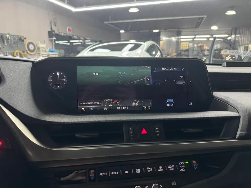 Lexus ES 300h ambient lighting - Lexus ES 300h Ambient Lighting Review — Cost & Results photo 4