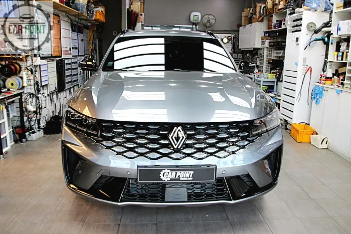 Renault Korea Koleosのドライブレコーダー取付事例 施工写真 2-1