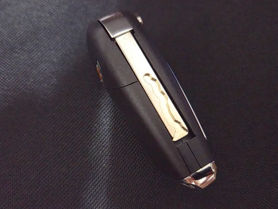 Chevrolet Cruze oem options - Chevrolet Cruze OEM Options Review: Folding Key Upgrade photo 3
