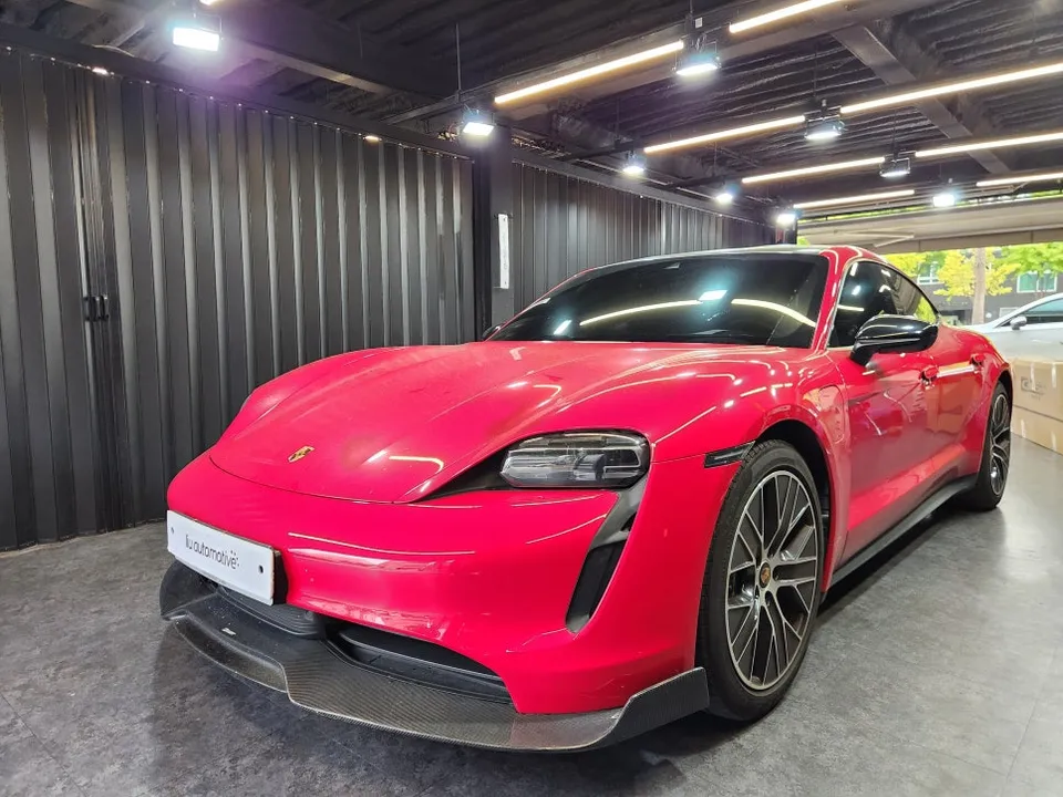 Porsche Taycan Full Carbon Diffuser Replacement Review photo 4